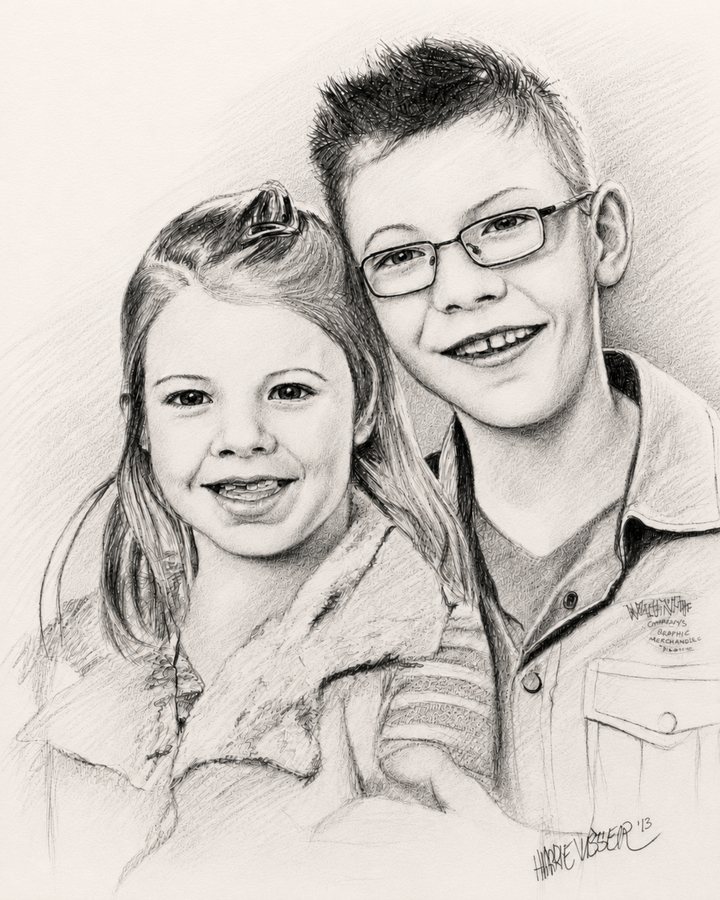 Conté-portret van een broer en zus naast elkaar